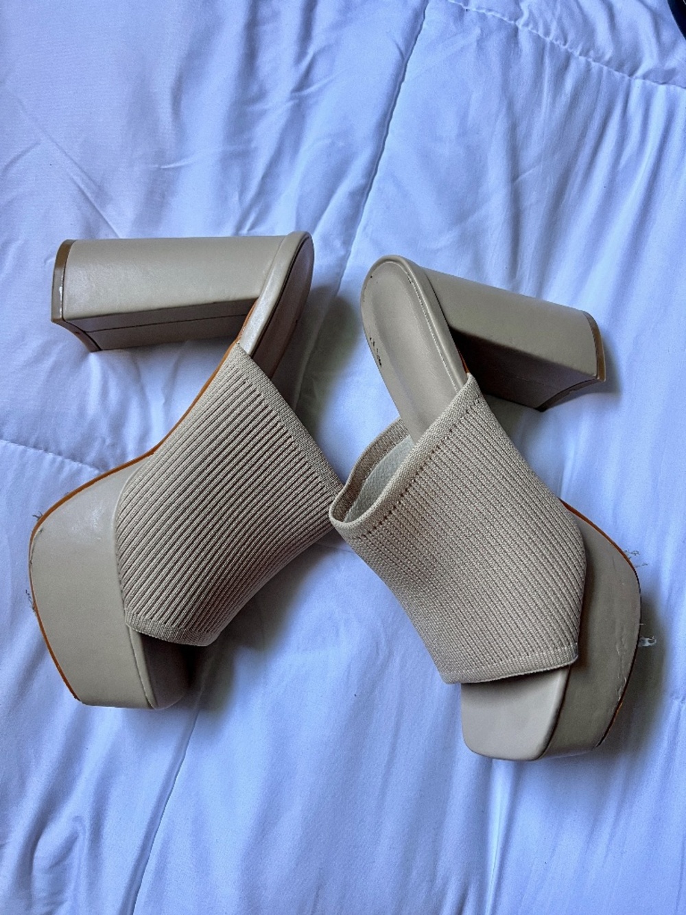 RIBBED KNIT SCULPTURAL BLOCK HEEL MULES PLATFORM SOLE - Picture 6 of 6